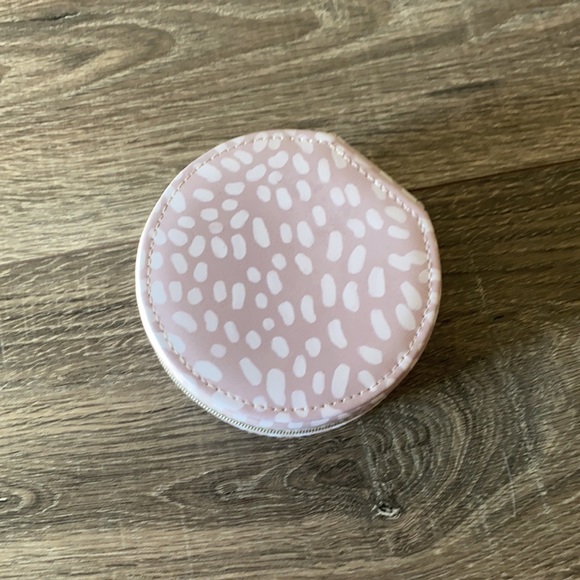 Travel size jewelry case - Picture 2 of 4